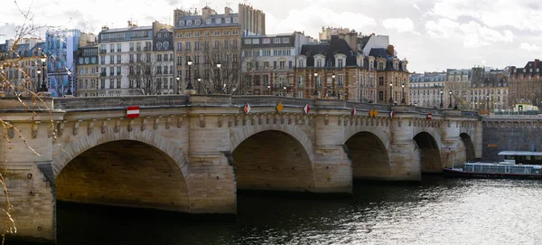 Terraplén Del Sena París Vista Isla Cite Puente Neuf Hermoso —  Fotos de Stock