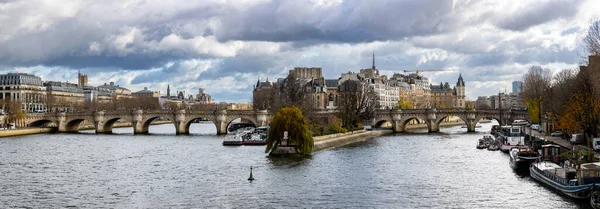 Terraplén Del Sena París Vista Isla Cite Puente Neuf Hermoso —  Fotos de Stock