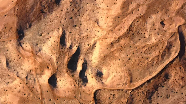 沙漠顶部风景中干涸的河床 — 图库照片#