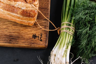 Malzemeli ahşap kesim tahtası