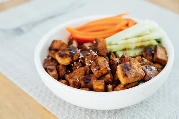 Bowl Roasted Tempeh Made Fermented Soy Beans Fresh Vegetable Sticks — Zdjęcie stockowe