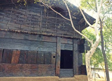 Hindistan 'ın kırsal köyündeki kulübeler.