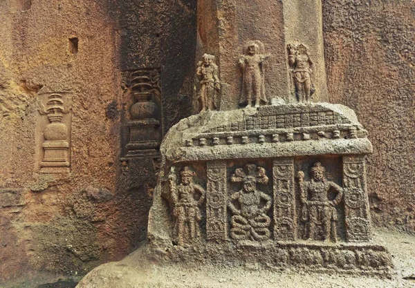 Rzeźbienie Jaskiniach Buddyjskich Kanheri Mumbai Maharashtra — Zdjęcie stockowe