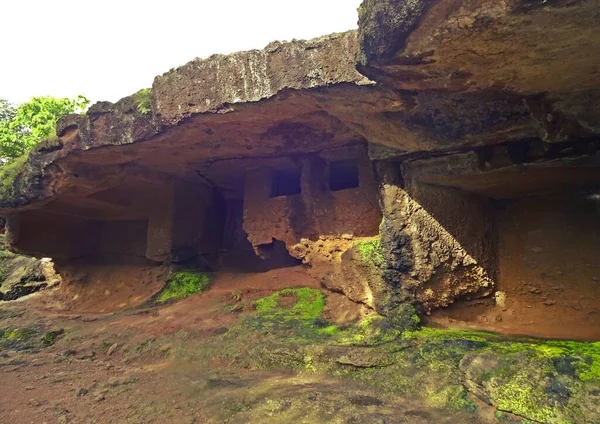 Sculpture Dans Les Grottes Bouddhistes Kanheri Mumbai Maharashtra — Photo