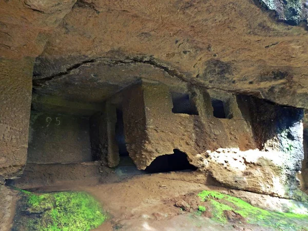 Sculpture Dans Les Grottes Bouddhistes Kanheri Mumbai Maharashtra — Photo