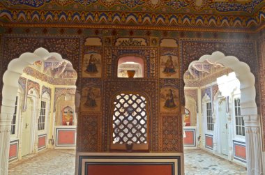 Mandawa şehrinin eski sanatsal konağı (haweli), Rajasthan, Hindistan