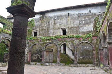 Vasai Kalesi harabesi, Maharashtra, Hindistan 