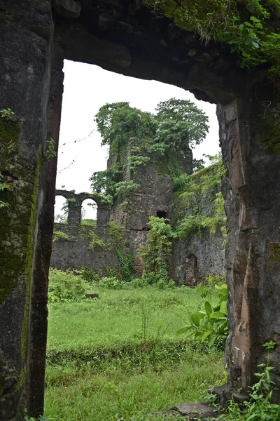 Vasai Kalesi harabesi, Maharashtra, Hindistan 