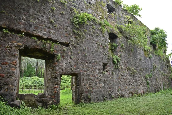 Vasai Kalesi harabesi, Maharashtra, Hindistan 