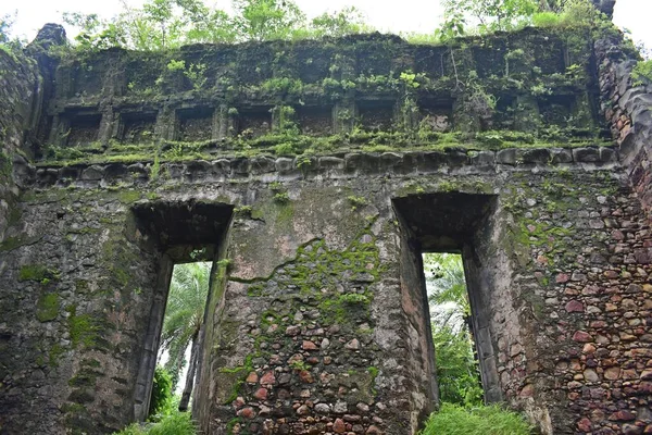 Vasai Kalesi harabesi, Maharashtra, Hindistan 