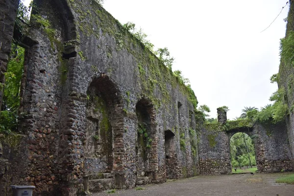 Vasai Kalesi harabesi, Maharashtra, Hindistan 