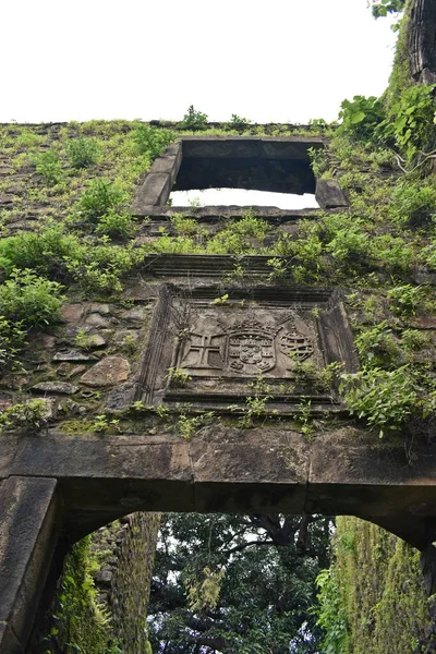 Vasai Kalesi harabesi, Maharashtra, Hindistan 