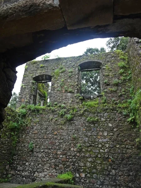 Vasai Kalesi harabesi, Maharashtra, Hindistan 