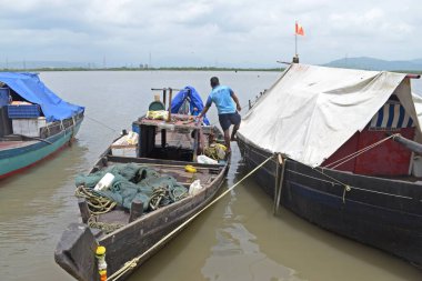 Limanda geleneksel ahşap balıkçı tekneleri, Hindistan