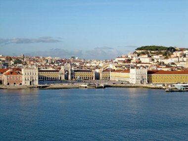 Lizbon. Comercio ve Baixa bölgesinde. 2 Ocak 2012 Sundeck 'den görüntü. Las Palmas 'tan 