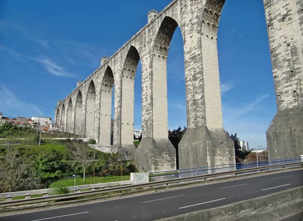 Lisbonová Arches Old Aqueduct Aguas Livres Crossing Alcantara Valley Ledna — Stock fotografie