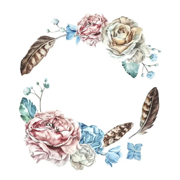 Bloemenkrans met veren, roze pioen, thee roos, blauwe hortensia, bladeren, decoratieve twijgen. Botanische aquarel frame — Stockfoto