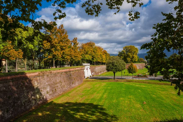 Los Muros Del Parque Público Lucca Porta Elisa Puerta Elisa — Foto de Stock