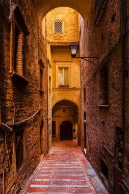 Antik kemerli Perugia tarihi merkezi görünümü