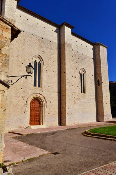 佩鲁贾历史中心的圣弗朗西斯科 普拉托中世纪教堂 — 图库照片