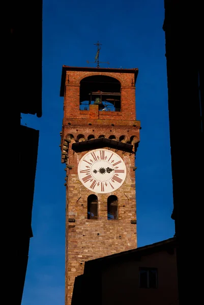 Lucca Mittelalterlicher Torre Delle Ore Der Alte Uhrenturm Der Stadt — Stockfoto