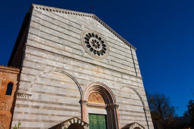 Lucca tarihi merkezinde Ortaçağ Aziz Francis Kilisesi