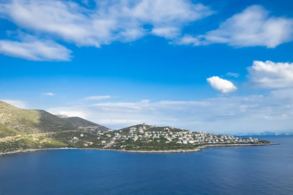 Güzel, mavi bir koy, liman, Yunanistan 'da gökyüzü, Moreloponnese, Avrupa. Ege Denizi. Doğada güzellik..