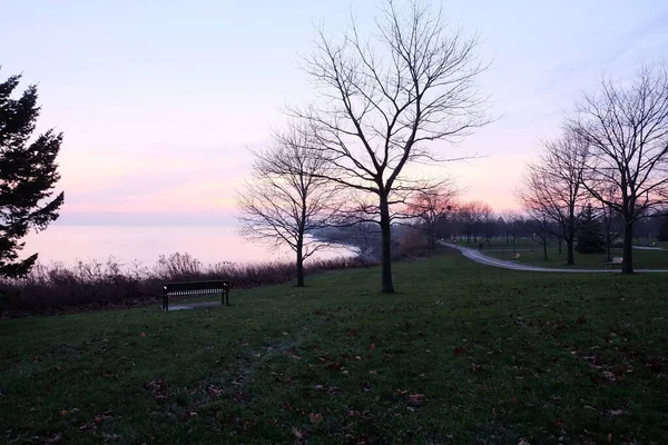 Lakeside Walking Pathway Late Fall Evening — Stockfoto