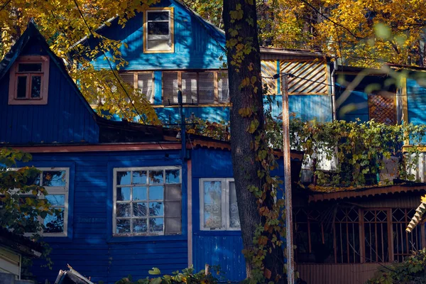 Una Pequeña Casa Pequeño Pueblo Pescadores Una Casa Madera Orilla — Foto de Stock