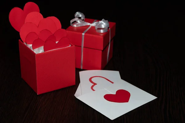 Red Gift Boxes White Bows Valentine Day Greeting Cards Attributes — 图库照片