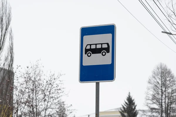 Дорожній Знак Вказує Зупинку Автобуса Дорожній Знак Встановлений Біля Автобусної — стокове фото