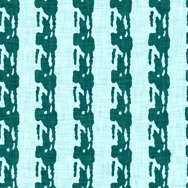 Sarcelle égéenne rayure cassée texture lin rustique fond. Ligne d'été style de vie côtier. Modèle sans couture textile effet tissu bleu turquoise clair. Matériel de tissu de chalet de plage lavé. — Photo