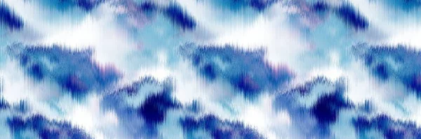 Ocean niebieski cętkowany pas brzegowy płótno tekstury tła. Lato przybrzeżny styl życia falisty efekt tkaniny wody. Azure blu wash krwawi z krawędzi materiału. Dekoracyjna taśma tekstylna bez szwu wzór. — Zdjęcie stockowe