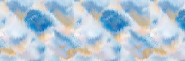 Oceano blu screziato bordo striscia lino texture sfondo. Estate costiera stile di vita ondulato effetto tessuto dell'acqua. Blu azzurro lavare il materiale bordo sanguinamento. Decorativo tessile senza cuciture nastro modello assetto. — Foto Stock