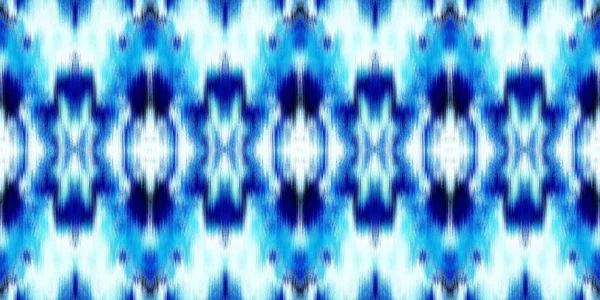 幾何学的な藍青のオムブレタイ染料バティックストライプの境界パターン。シームレスな絞り空間がストライプ効果のファッショントリムエッジを染めています。ボホビーチを洗浄リボン無限のテープを着用. — ストック写真