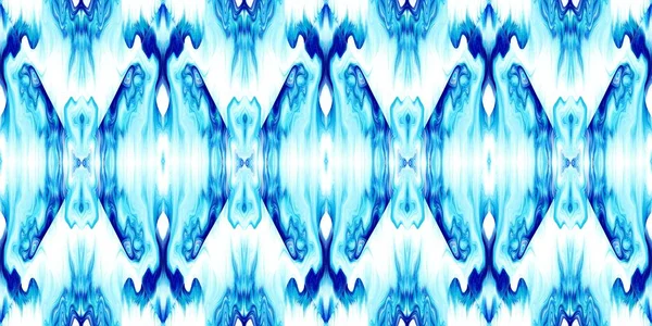 Geometriska indigo blå ombre slips färgämne batik rand kant mönster. Sömlös shibori utrymme färgad randig effekt mode kantlist. Tvättad boho strand bära band ändlös tejp. — Stockfoto