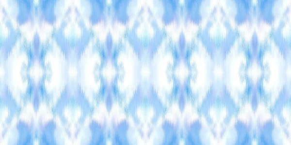 Geometrische indigo blauwe ombre tie kleurstof batik streep rand patroon. Naadloze shibori ruimte geverfd gestreept effect mode rand. Uitgewassen boho strand dragen lint eindeloze tape. — Stockfoto