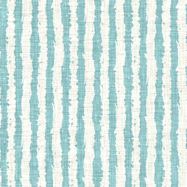Ege deniz mavisi çizgili desenli keten desenli arka plan. Yazlık yaşam tarzı ev dekorasyonu efekti. Deniz yeşili yıkama grunge dalga çizgisi bulanık. Dekoratif tekstil dikişsiz desen — Stok fotoğraf