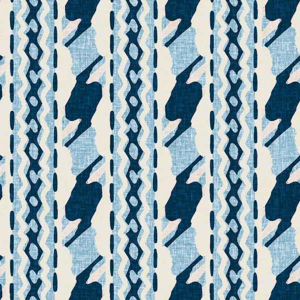 Индиго голубые вертикальные полосы с морскими бесшовными рисунками. Современная полосатая морская печать. Классический нантакет ткани текстильный стиль. Летний морской декор. Превосходный мужской модный принт — стоковое фото
