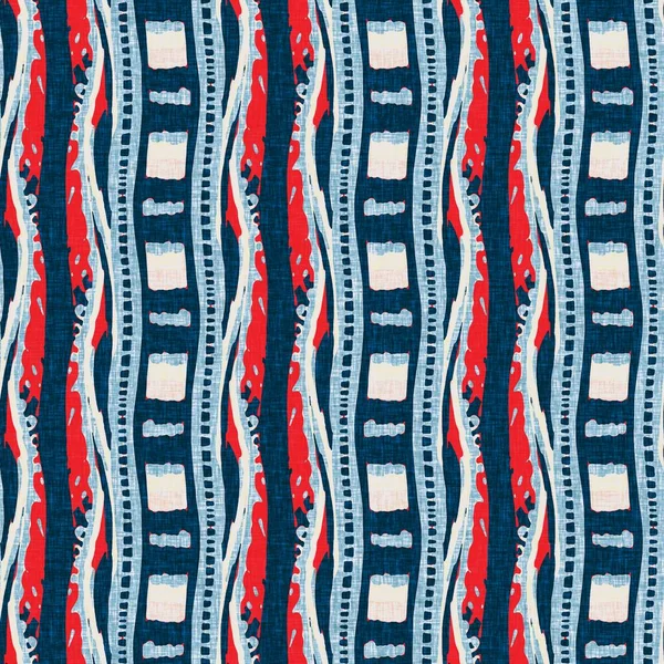 İndigo mavisi dikey kırık çizgiler, denizdeki pürüzsüz desen. Modern marin çizgili denizci baskısı. Klasik Nantucket kumaş tarzı. Yaz deniz dekoru. Hazırsı erkeksi moda baskısı. — Stok fotoğraf