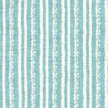 Ege deniz mavisi çizgili desenli keten desenli arka plan. Yazlık yaşam tarzı ev dekorasyonu efekti. Deniz yeşili yıkama grunge dalga çizgisi bulanık. Dekoratif tekstil dikişsiz desen