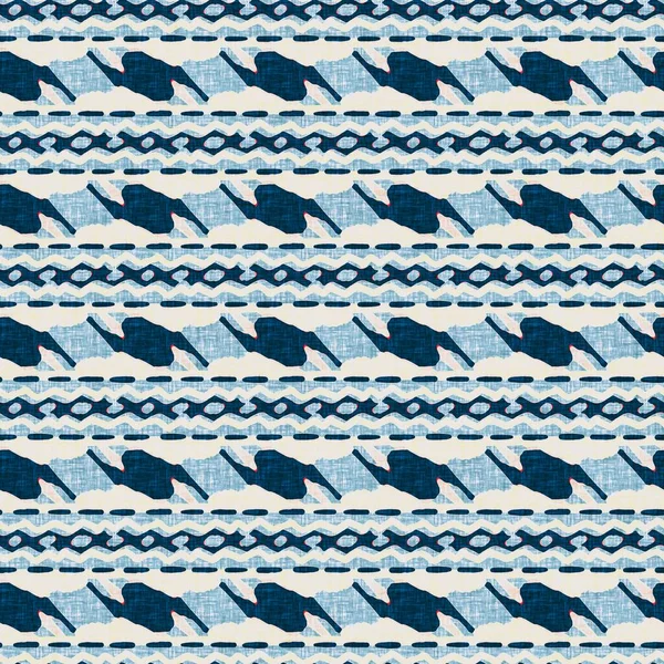 İndigo mavisi yatay kırık çizgili, denizdeki pürüzsüz desen. Modern deniz hattı çizgili denizci baskısı. Klasik Nantucket kumaş tarzı. Yaz deniz dekoru. Hazırsı erkeksi moda baskısı.
