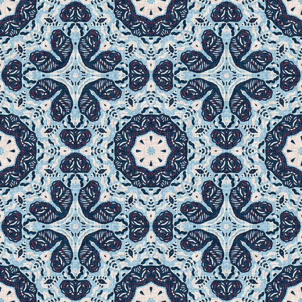 İndigo mavisi, kırmızı, batik, jeo, denizcilik, kusursuz desen. Modern marin geometrik kaleydoskop denizci baskısı. Nantucket kumaş tarzı. Yaz kırsal erkeksi aşınmış keten efekti deniz dekoru. 