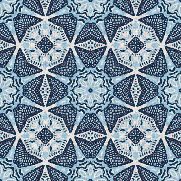 Indigo blauw rood batik geo nautisch naadloos patroon. Moderne marin geometrische caleidoscoop matroos print. Nantucket stof textiel stijl. Zomer rustieke mannelijke gedragen linnen effect maritieme decor. — Stockfoto