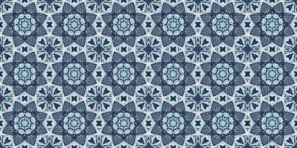 Indigo blauw rood batik geo nautische naadloze rand patroon. Moderne marin geometrische caleidoscoop banner. Nantucket stof textiel stijl. Zomer rustiek mannelijk versleten linnen effect rand tape — Stockfoto