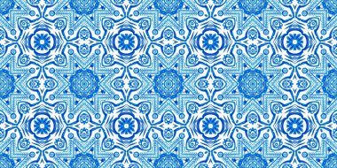Mavi suluboya azulejo fayans kenar arkaplan. Kusursuz sahil geometrik çiçekli mozaik efekt afişi. Süslü arabesk yaz moda tekrar kenar süslemesi.