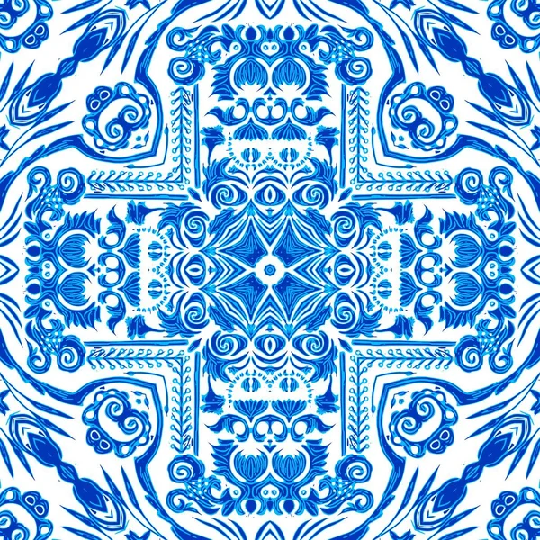  Kusursuz kıyı geometrik çiçek mozaik etkisi. Yaz boyunca süslemeli arabesk kumaşı. Mavi suluboya Azulejos fayans arka planı..