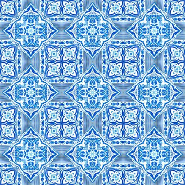  Kusursuz kıyı geometrik çiçek mozaik etkisi. Yaz boyunca süslemeli arabesk kumaşı. Mavi suluboya Azulejos fayans arka planı.. 