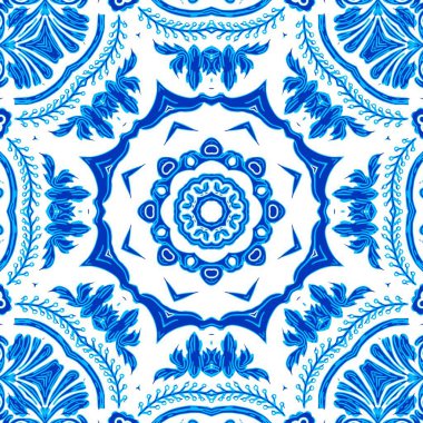  Kusursuz kıyı geometrik çiçek mozaik etkisi. Yaz boyunca süslemeli arabesk kumaşı. Mavi suluboya Azulejos fayans arka planı..