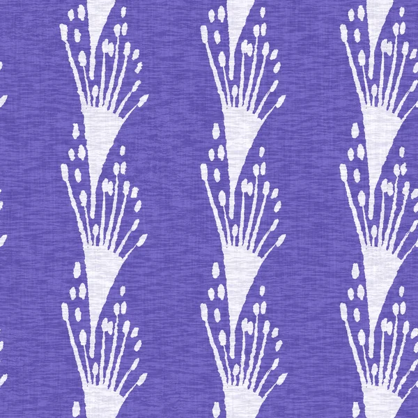 Фиолетовый ботанический очень перистый цвет года без текстуры узора. Цветной тон тренда на тон льняной текстуры. Фон эффекта цветочной ткани листвы. Качественная плитка JPG Raster. — стоковое фото